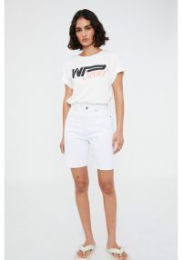 white-five-pocket-straight-denim-bermuda-shorts (3)