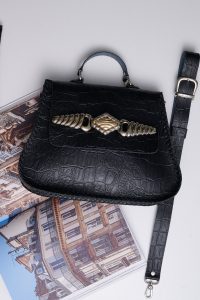 Individual-Art-Leather-Blazing-Bag-Black-1